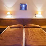فندق Plaza 3*