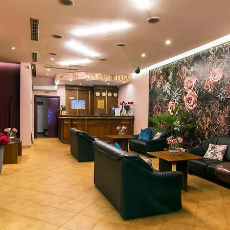 广场酒店 酒店 3*