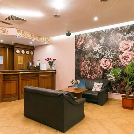 فندق Plaza فارنا
